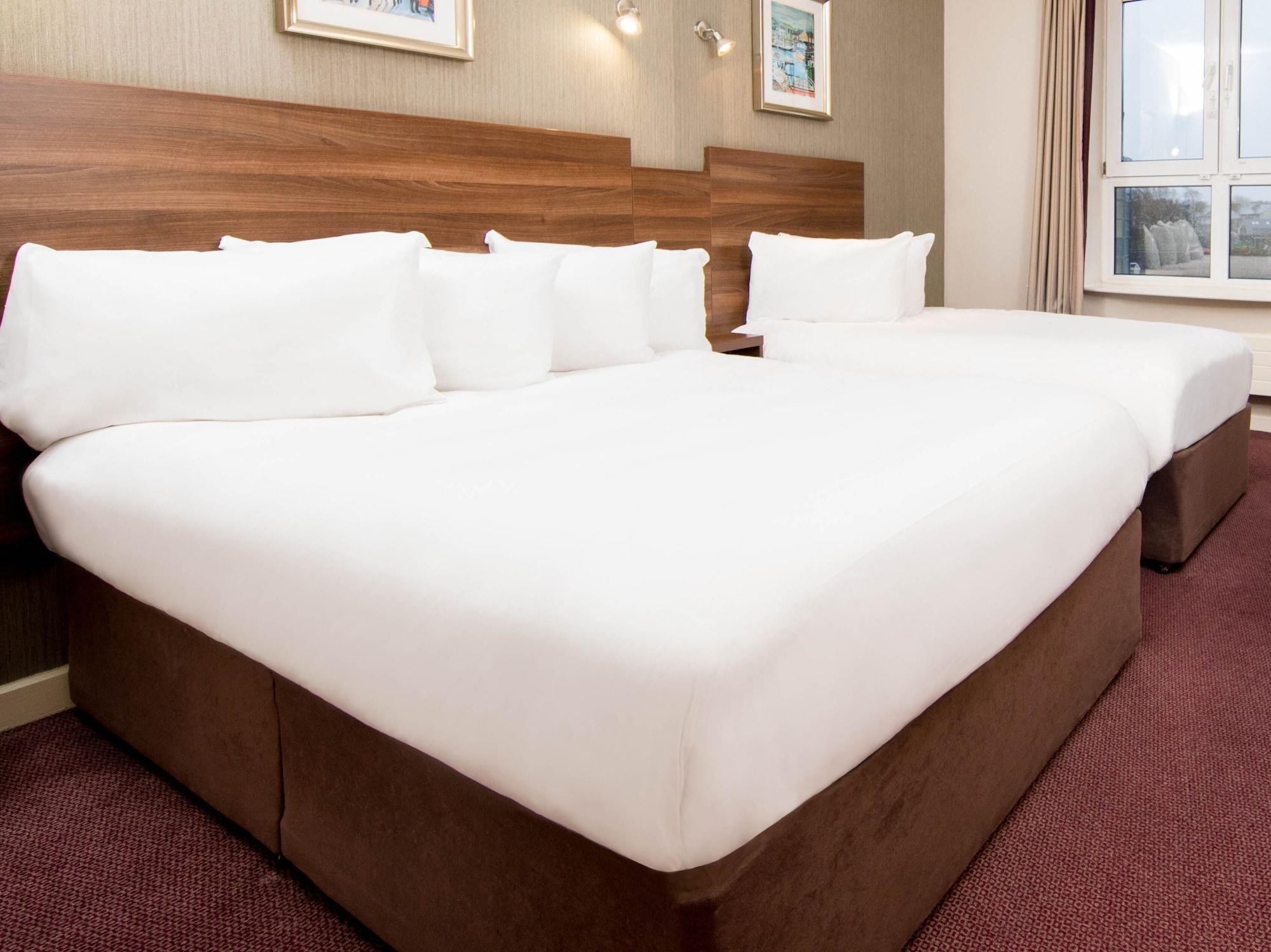 Leonardo Hotel Galway Ngoại thất bức ảnh