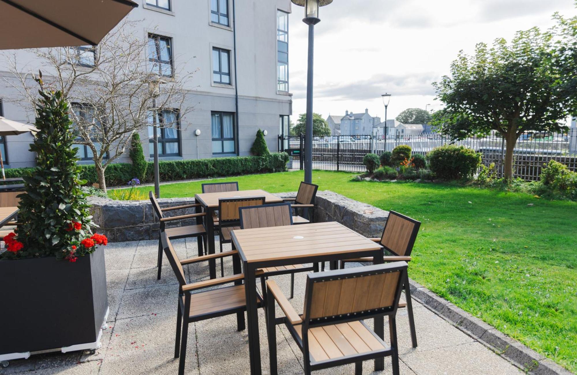 Leonardo Hotel Galway Ngoại thất bức ảnh